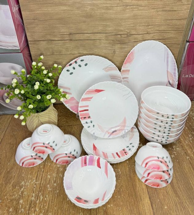 Набор посуды 24 персон. Китай