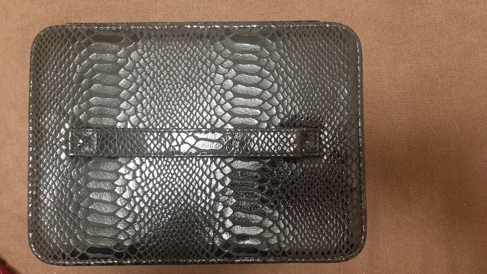 Стилна кутия за бижута/козметична чантичка с огледало