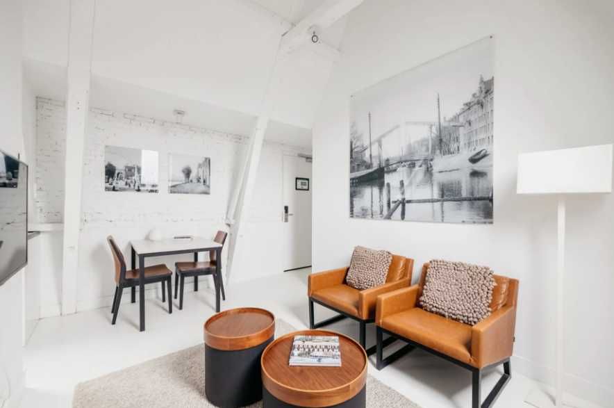 Дава се под наем Двустаен апартамент в Пловдив, Център - 45 кв.м за 306 € - Снимка #1