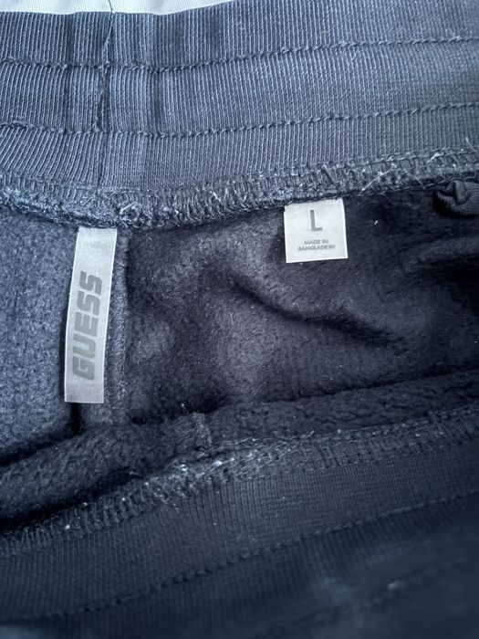 Pantaloni scurti Guess marimea L