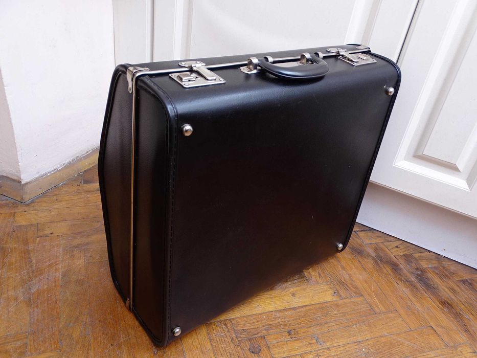 Перфектен акордеон Велтмайстер Серино 60 баса НОВ.