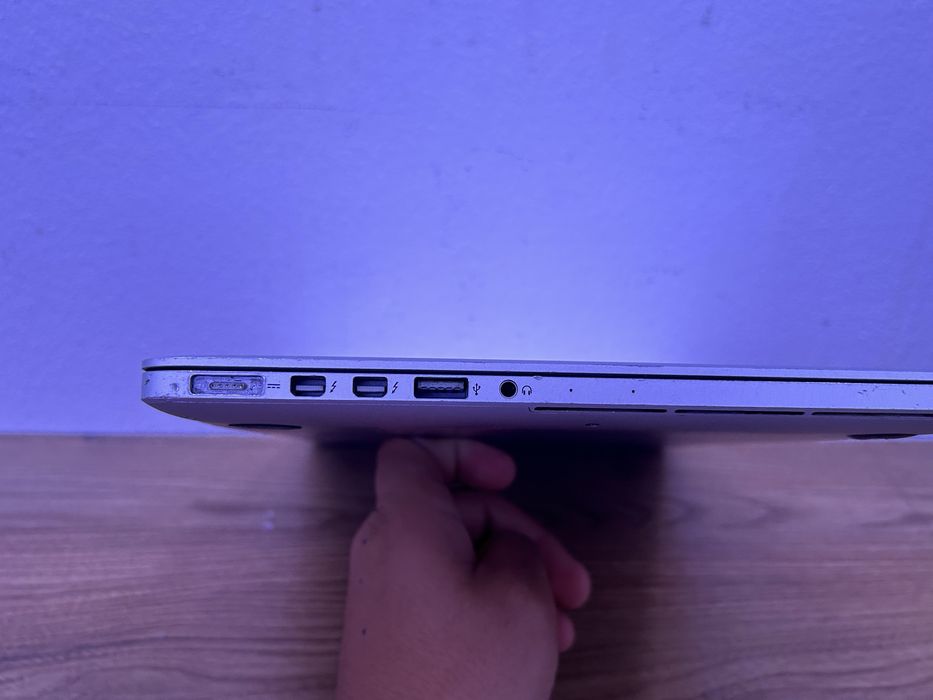 Vand MacBook pro uregent