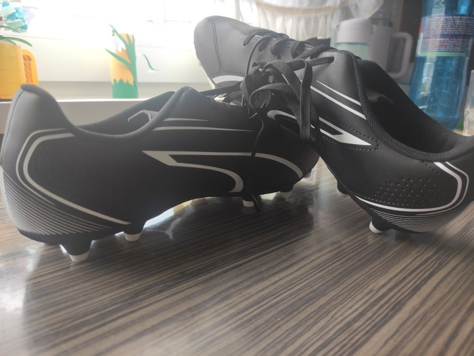 Ghete de fotbal noi Puma marimea 43