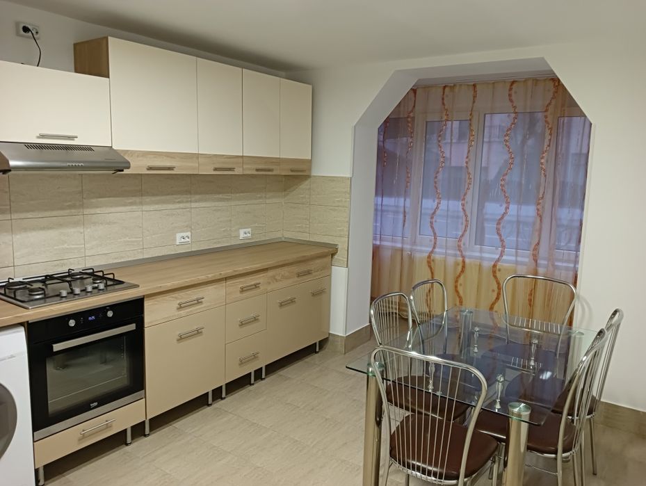 Închiriez apartament  în Iacobeni