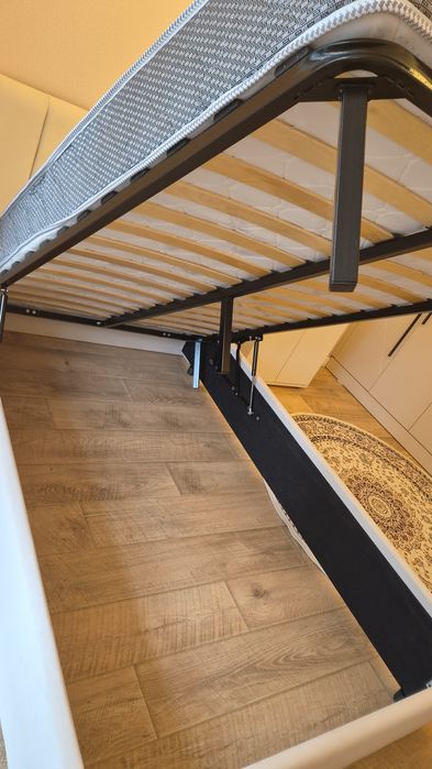 Продаю кровать 120х200