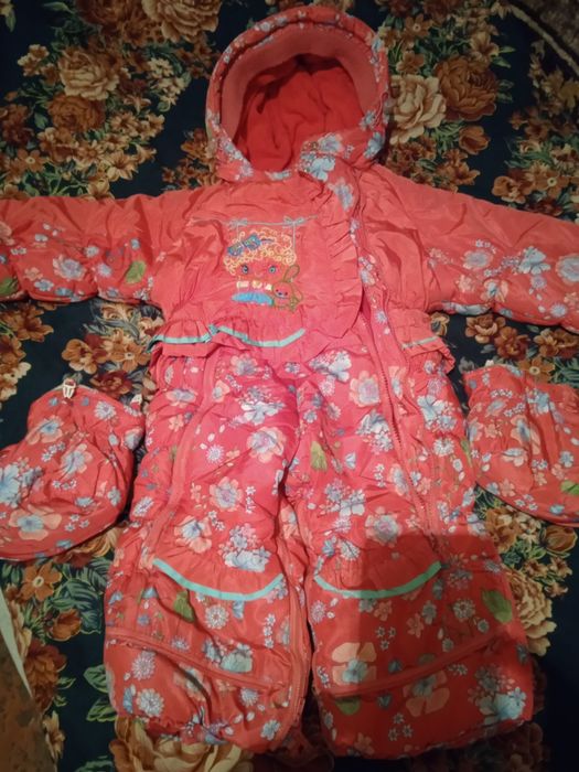 Продам детские комбинезоны
