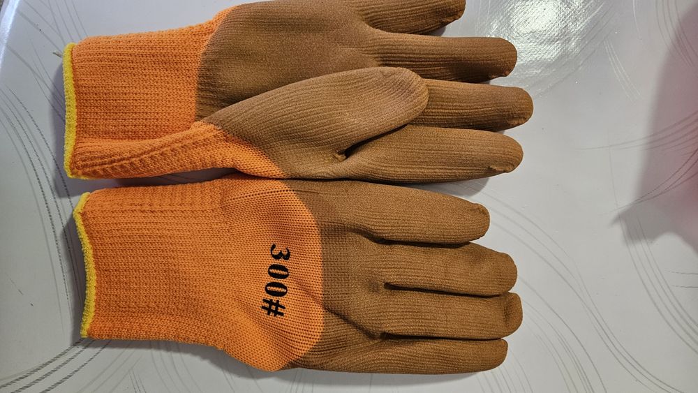 Перчатки перчатки