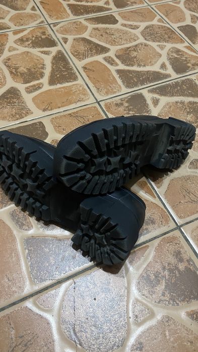 Кожаная женская  обувь