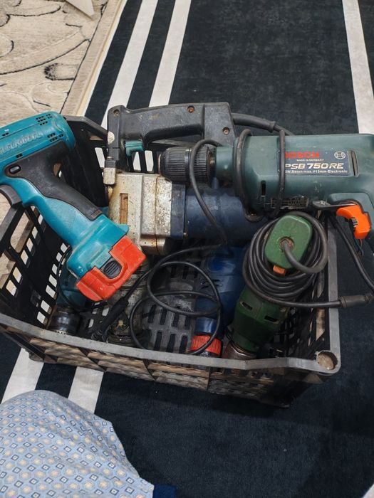 Bormașină și Auto filetată.