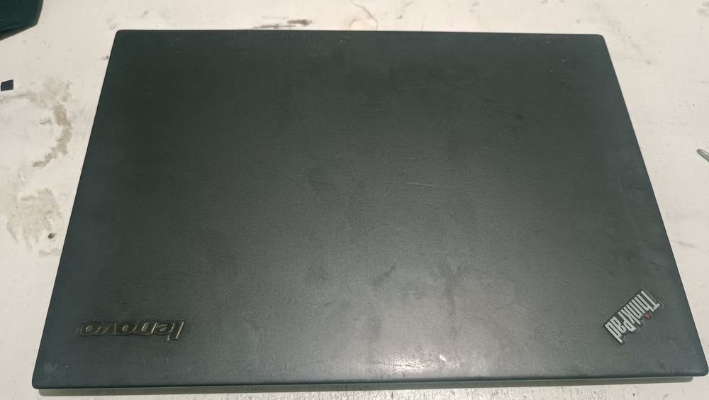 Srochna lenovo thinkpad 8/256 notebook kelishiladi