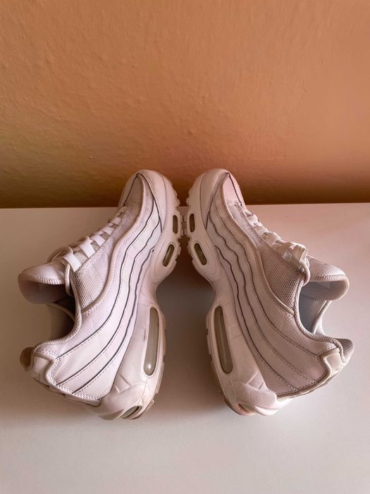 NIKE AIR MAX 95 ESSENTIAL | Найк Кецове 95