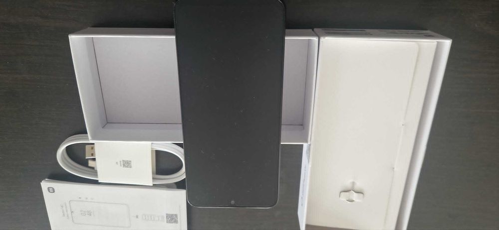 Смартфон Xiaomi Redmi 14C, 128 GB, чисто нов в кутия