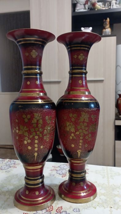 Две латунные вазы -39 см и ваза лебедь