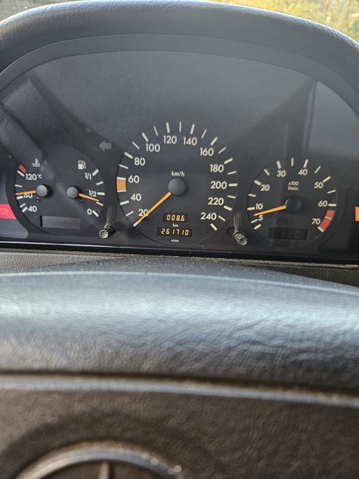 Mercedes Benz c180