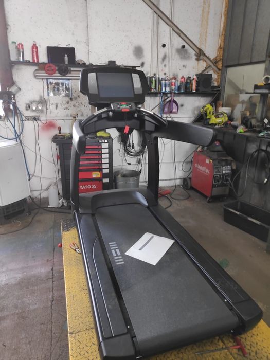 Banda alergare life fitness