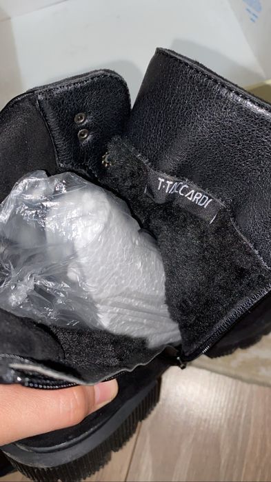 Продам зимние ботинки