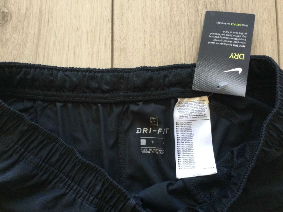 НОВИ оригинални черни къси гащета бермуди тенис NIKE размер L от САЩ