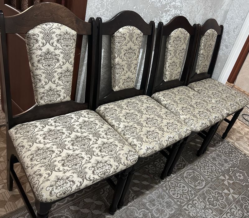 Продам стулья 4 штук