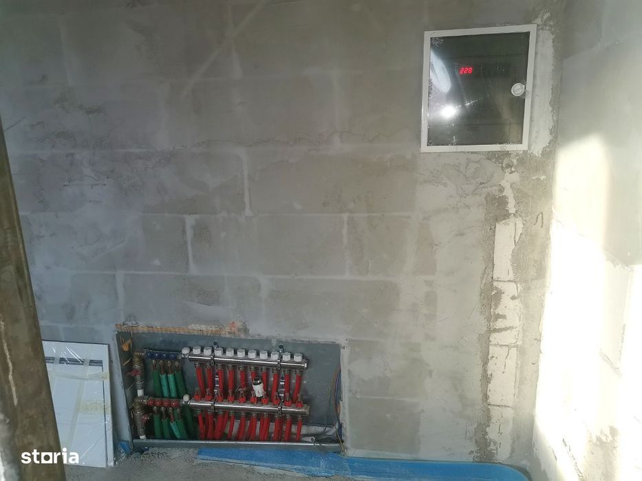 Casa bifamilială (2 intrari individuale) 258mp la 3 minute de Focsani.