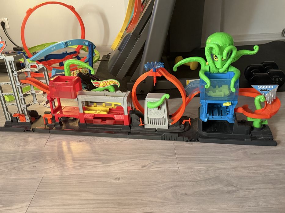 Писти Hot Wheels