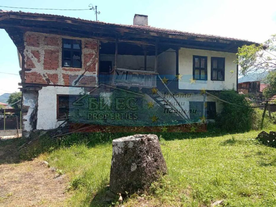 Къща в гр. Етрополе