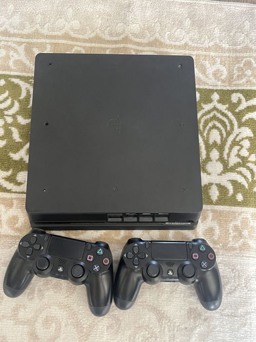 PS4 Slim 1TB + 2 джойстика + FIFA 25