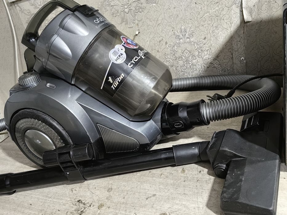 Продам Пылесос и Микровалновую печь