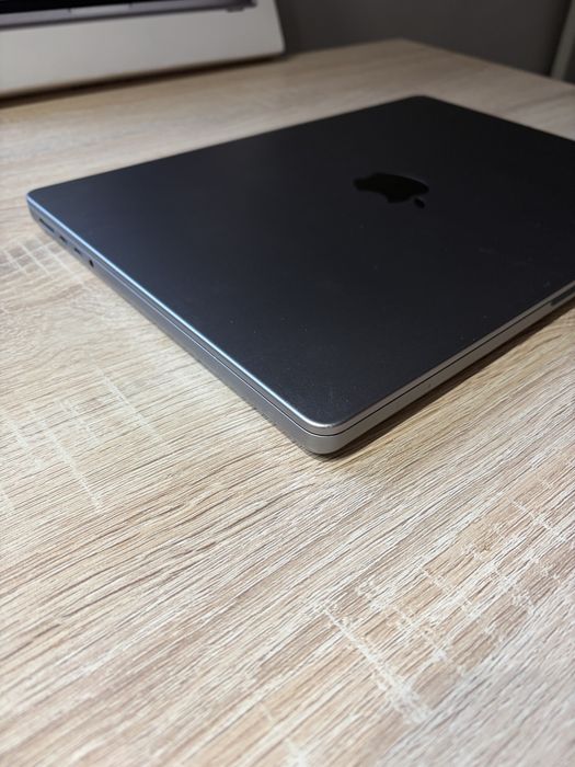 MacBook Pro 14 m1pro 16/512