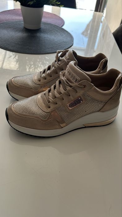 Сникърси Guess 38 размер