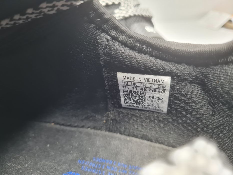 Маратонки Adidas NMD 1

Чисто нови без кутия.

Размер 46  стелка 29.5