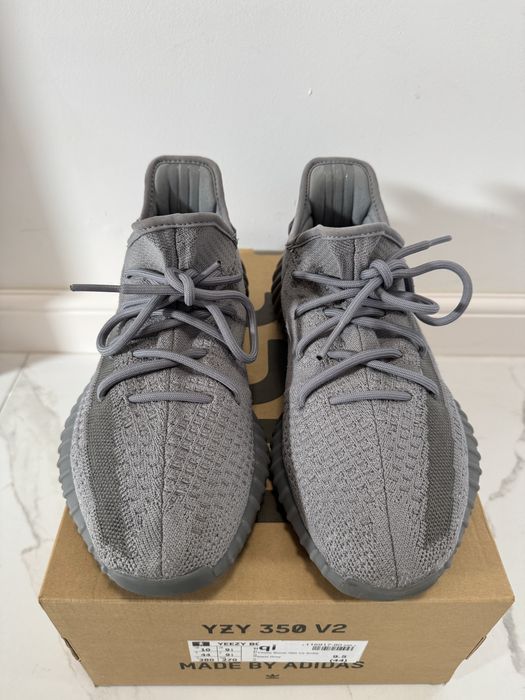 Schimb/ Vand Yeezy Steel Grey ca noi marime: 44
