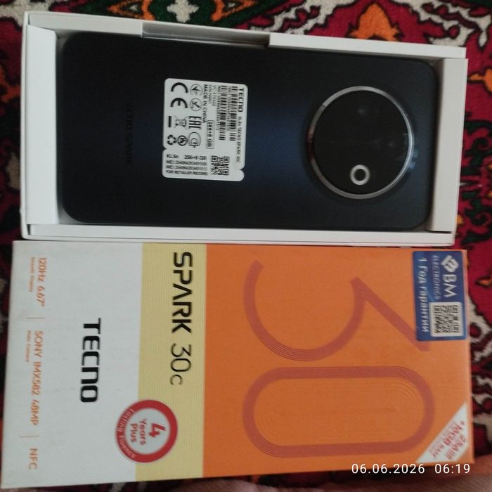 TECNO    SPARK 30c телефон Янги Хали Сим карта куилмаган   памят 8-256