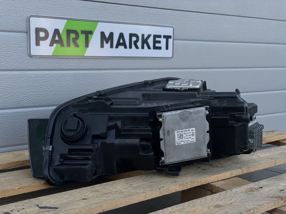 Ляв Фар AUDI Q5 SQ5 FY