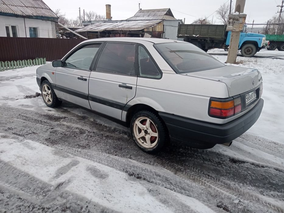 Пассат в3 седан.1.8моно