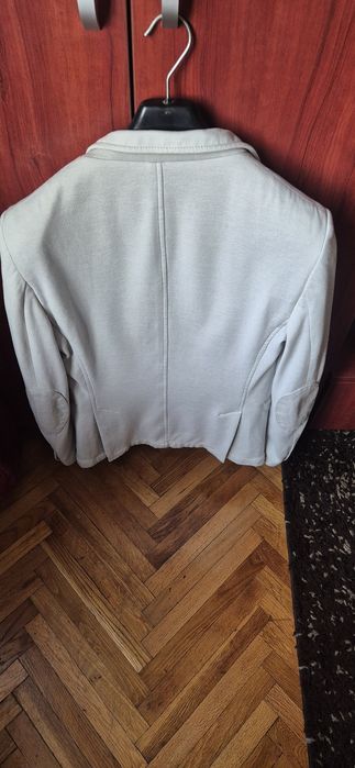 Vand doua sacuri Zara superbe.
