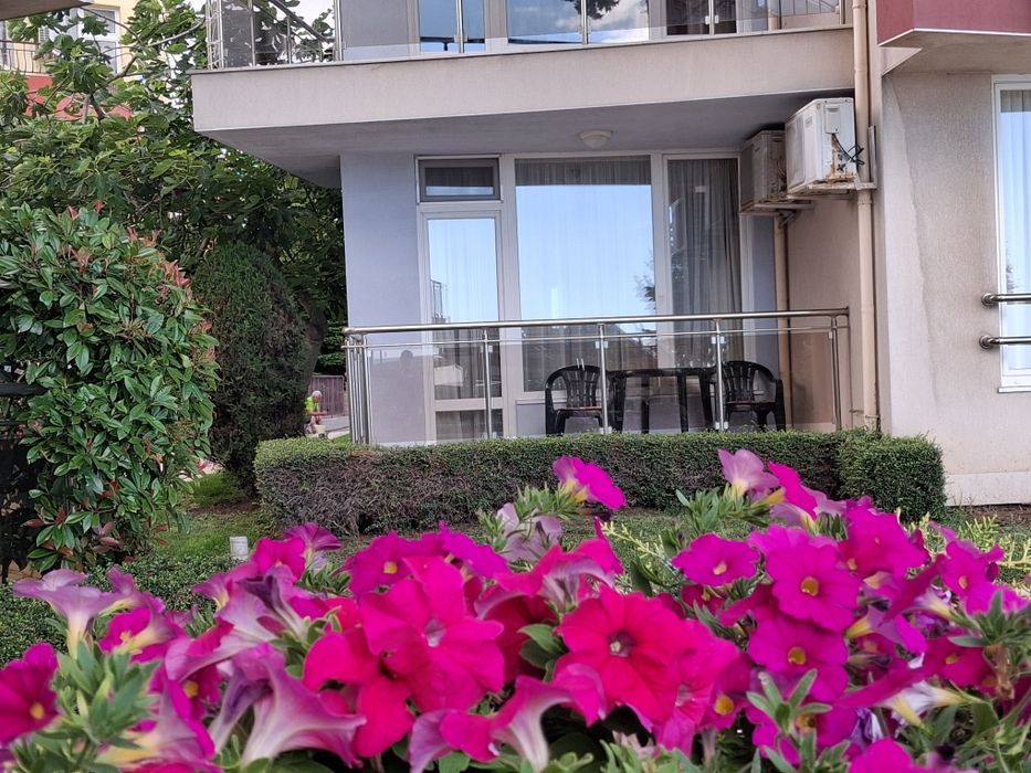Студио на първа линия в Равда