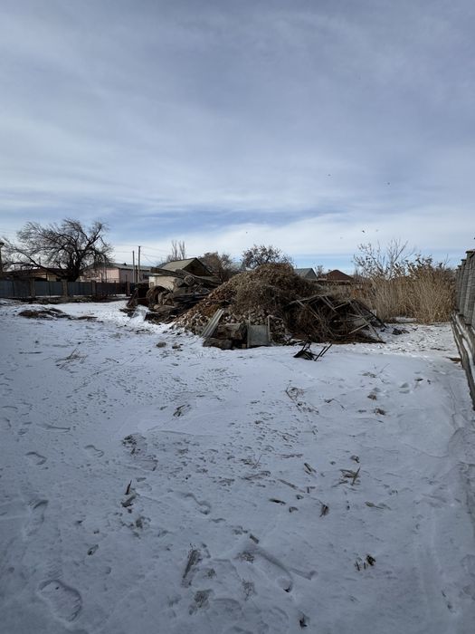 Участок с времянкой