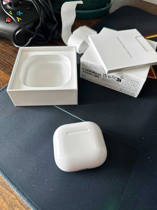 Vând căști Apple Airpods 4 noi cu bon fiscal