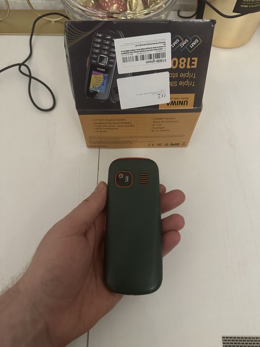 Telefon mobil nou cu butoane