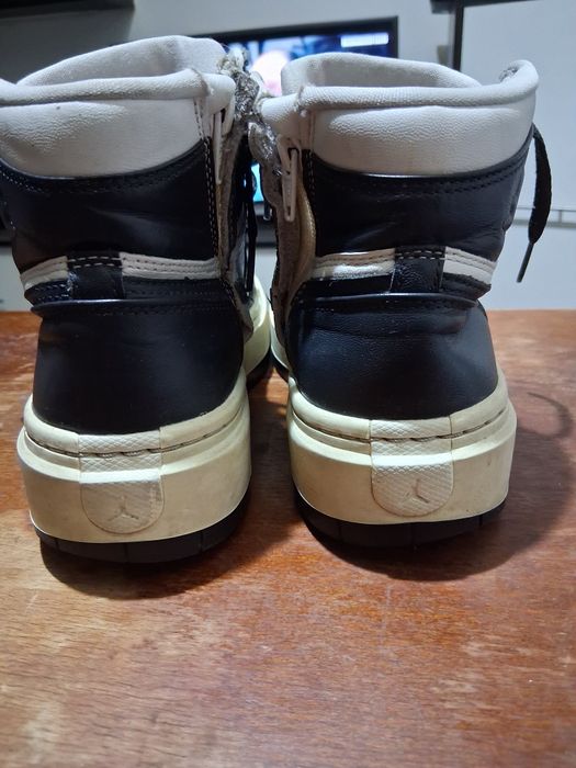 Adidasi Air Jordan 1