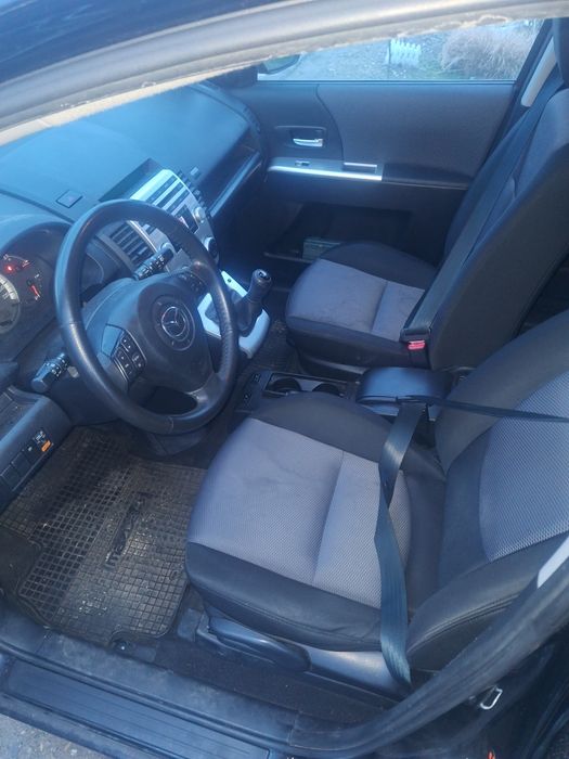 Vand mazda 5 cu 7 locuri