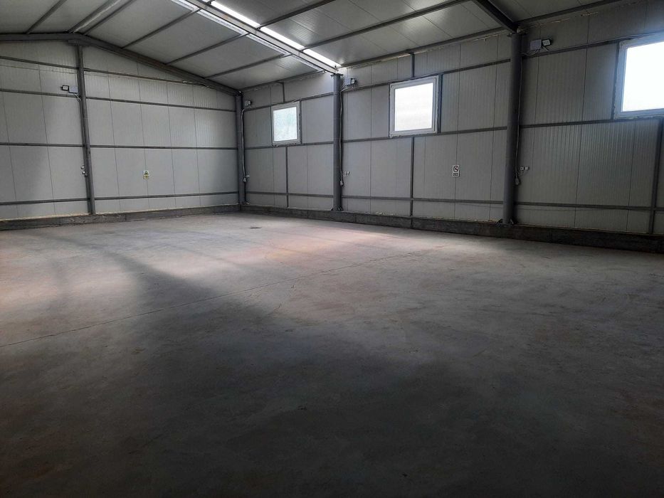 Inchiriez 3 hale, ficare hala 200m patrati, Iasi Strada 3 Fantani