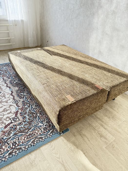 Продается диван хороший