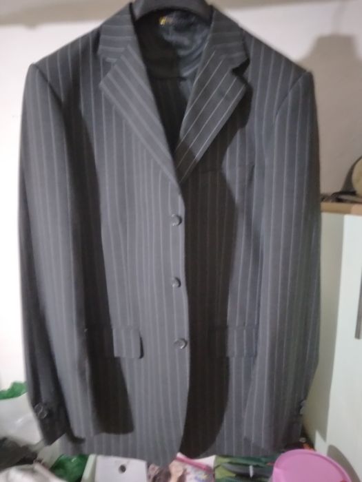 Costum nou ieftin la 200 de lei