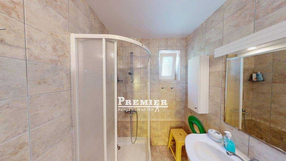 Продава се Къща в к.к. Слънчев бряг - 340 кв.м за 1343 €/кв.м - Снимка #22