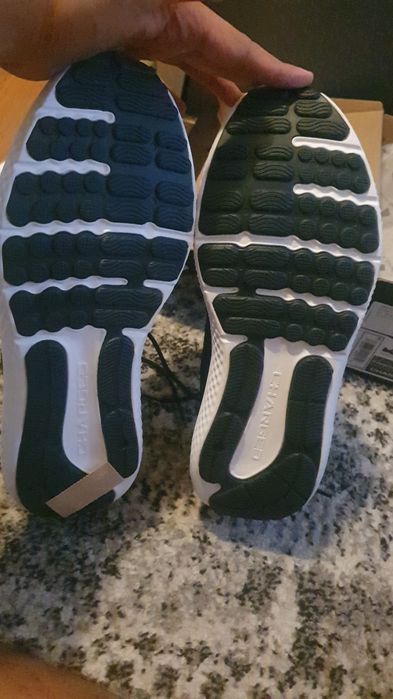 Adidasi Under Armour