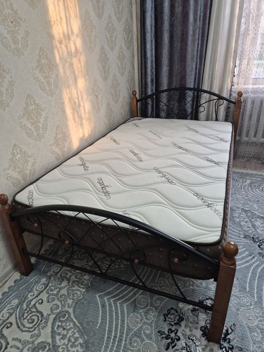 Продам кровать Малайзия с новым ортопид. матрасом