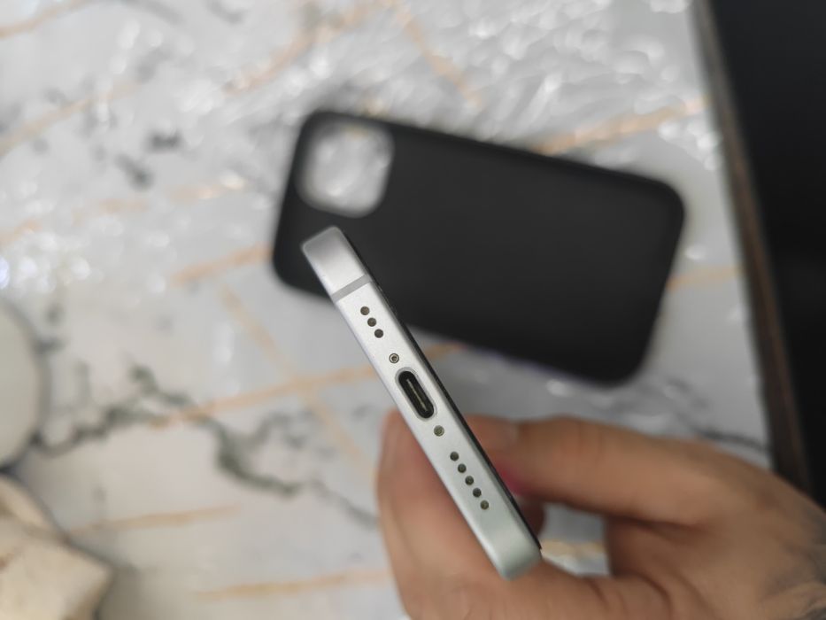 IPhone 15 128gb 82акб