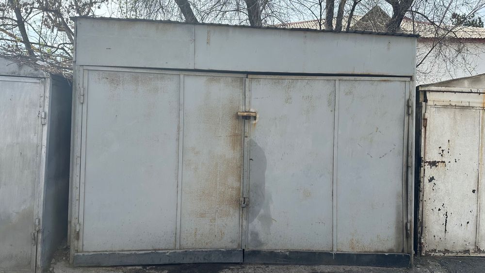 Гараж в аренду, сразу ниже пожарки. Удобно под склад. Рядом 2 базара