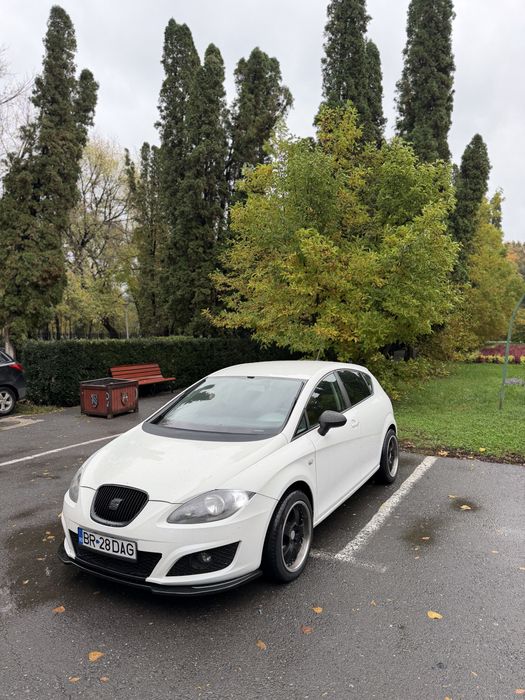 Seat Leon 2010 benzină, 3.300 € — imagine 3